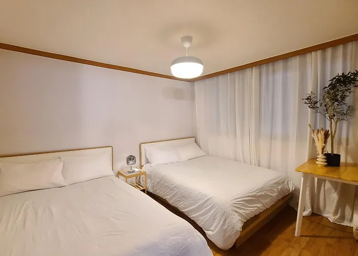 Yeonnam House 게스트하우스 *